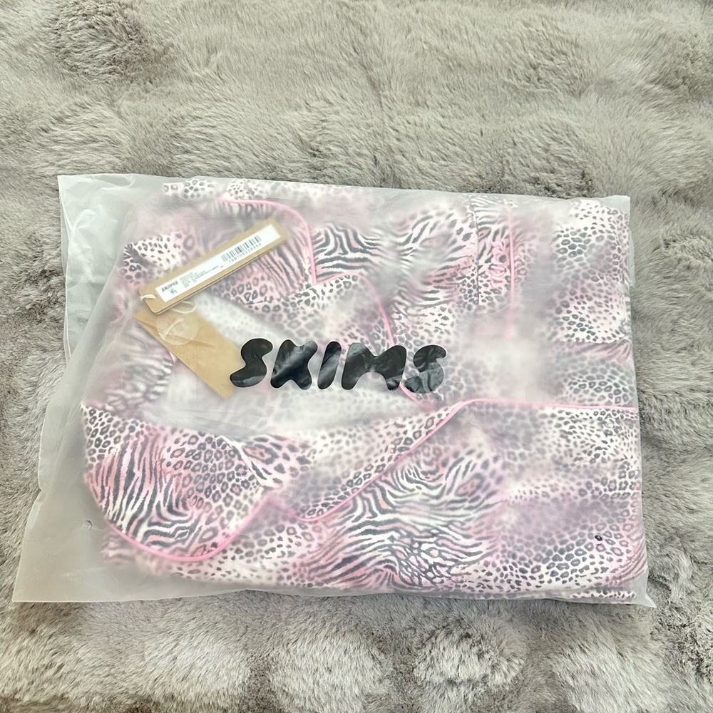 SKIMS SLEEP LONG SLEEP SET BLOOM MINI MULTI ANIMAL Size XS